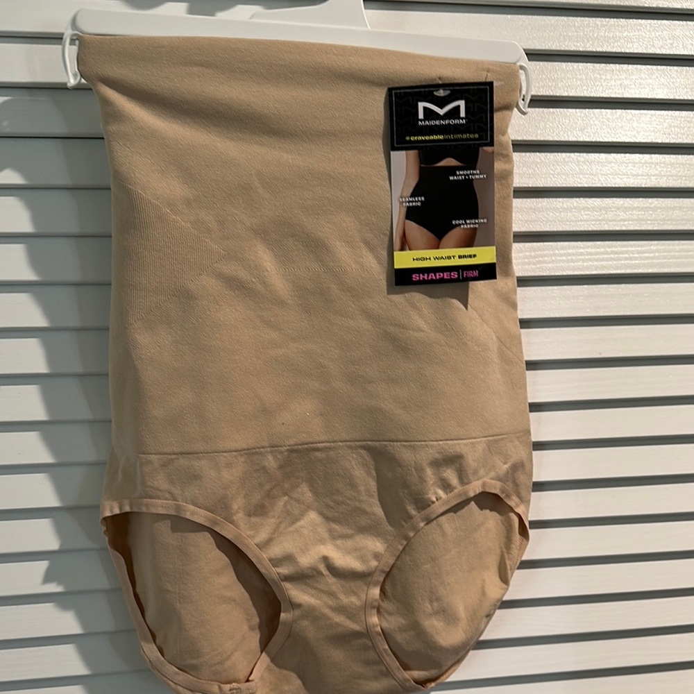 NWT Maidenform High Waist Brief with Cool Wicking Fabric.